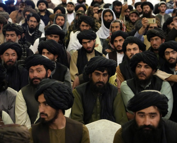 9 жени в Афганистан получиха по 39 удара с камшик за изневери на мъжете си 
