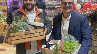 Иван и Андрей празнуваха рожден ден и имен ден… в Kaufland