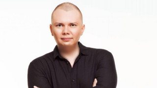 Импресариото-измамник Владислав Славов си присвои и конкурса „Мелодия на годината“
