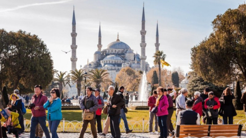 След броени дни Турция ще удари туристите с тежка секира 