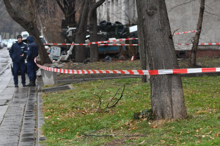 Стреляха с автомат по районно управление в София