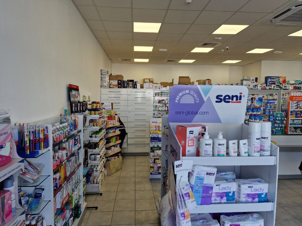 Нова аптека “Стела”отвори врати на бул. “Ботевградско шосе” в столицата, обещавайки атрактивни цени, професионално обслужване и разнообразие от най-добрите продукти на пазара - Снимка 3