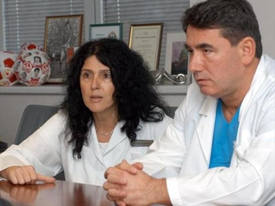 Скандалният д-р Мазнейков брутално точи здравната каса. В болницата му хора мрат като кучета