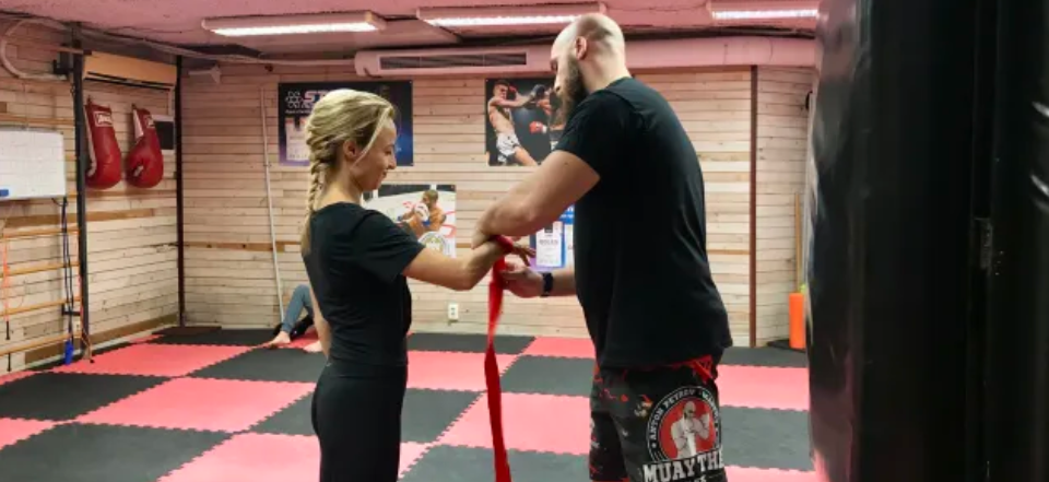 Мирише на развод: Дребничката Мария Цънцарова хлътна по боксьор, съпругът й е в шок! (СНИМКИ) - Снимка 2