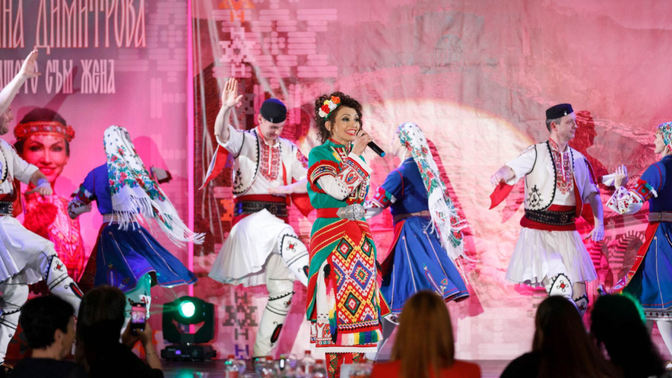 300 гости аплодираха на крака Галина Димитрова на концерт-промоцията на дебютния ѝ албум „Защото съм жена“