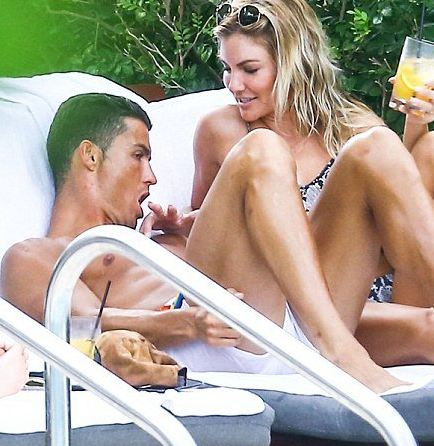 Разкриха изневярата на Кристиано Роналдо със засукана моделка (Кръшкал на Джорджина с Касандре Дейвис – Снимки) - Снимка 6
