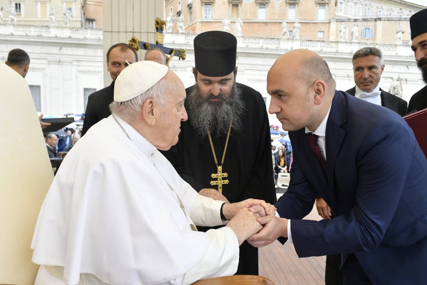 Бившият служебен министър Васил Грудев присъства на аудиенция при Светия отец – папа Франциск - Снимка 3