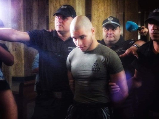 Прокурорският син - „леке“ от Перник спукал от бой началничка в затвора?