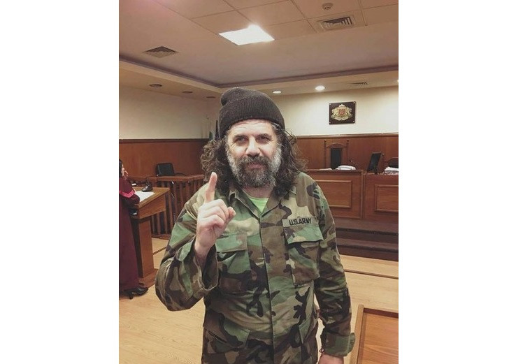 Опасният престъпник Емил Крокодила се „сдушил“ с шефа на Софийския затвор
