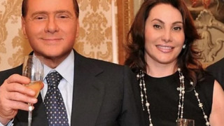 Дарина Павлова направила всичко по силите си да роди дете от Берлускони
