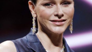 Новият имидж на Шарлийн Монакска я разхубави (Най-тъжната принцеса заряза образа на Грейс Кели – Снимки)