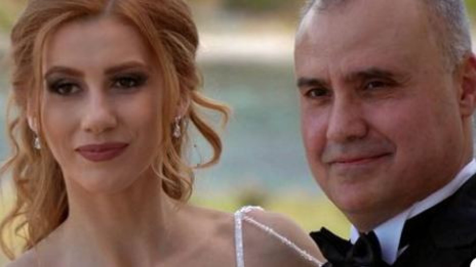 Взрив: 27-годишната Виктория и 54-годишният Маестро крили връзката си 3 години! (сватбата им шокира всички - СНИМКИ)