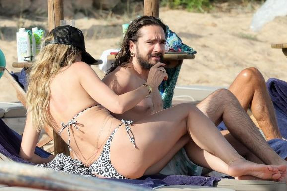 Перфектна, ама друг път: Хайди Клум показа целулит на плажа (50-годишната моделка и мъжа й си раздават ласки – Снимки) - Снимка 3