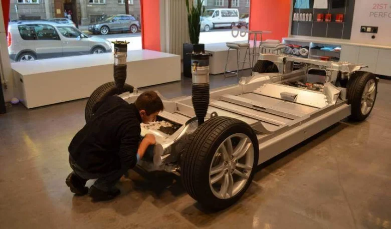 Ето колко струва смяната на батерията на електрическите коли Tesla - Снимка 2