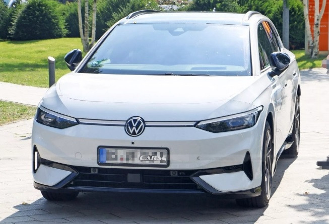 Показаха новия семеен електромобил на Volkswagen, изминава 700 км след зареждане СНИМКИ - Снимка 5