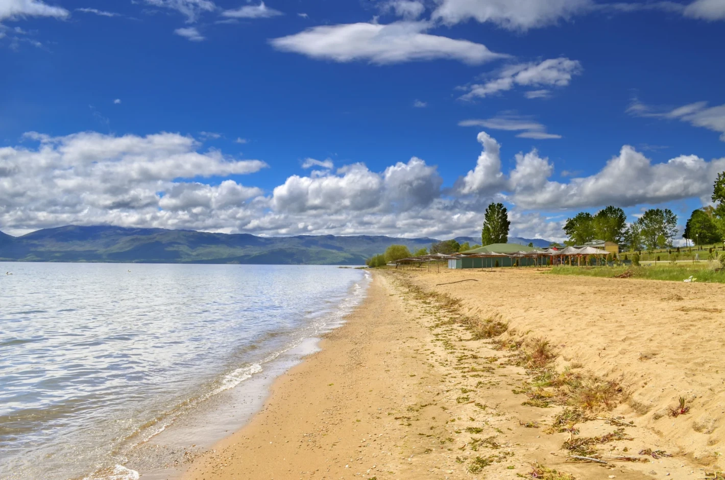 Защо най-известният плаж в Северна Македония стои празен