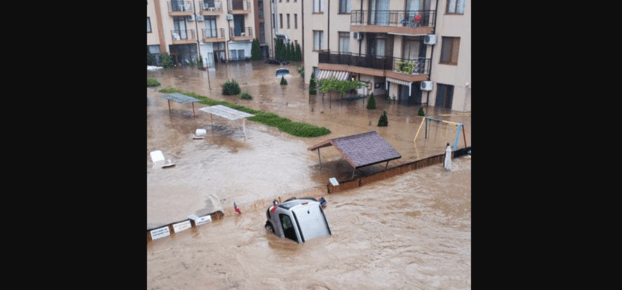 Водният апокалипсис в Царево неизбежно отмъщение на природата