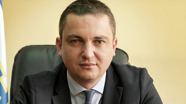 Дидо Дънката „изпържи“ здраво варненския градоначалник Иван Портних