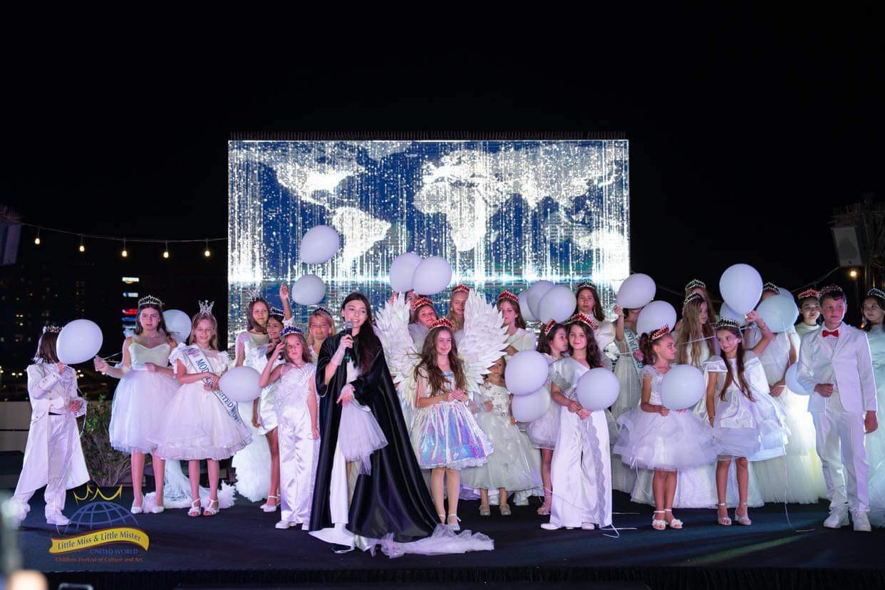 Наши красавици пребориха конкуренция от 40 деца на конкурса Little Miss World в Дубай - Снимка 2