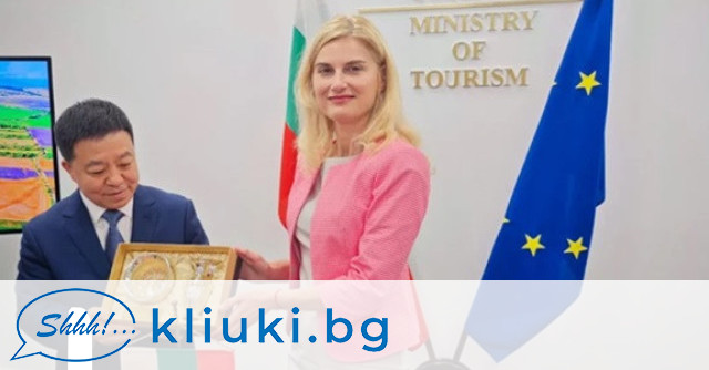 Зарица Динкова министър на туризма бързо губи рейтинг в сектора