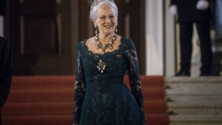 Кралицата на Дания абдикира, за да спаси короната и брака на сина си