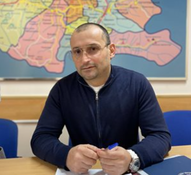 Дупнишкият кмет Първан Дангов шамароса депутатския съветник Георги Наумов?