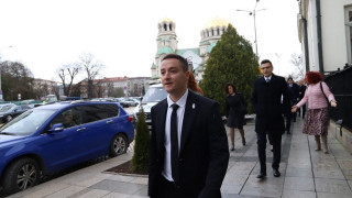 На каишка: Сниман ли е Явор Божанков от ПП в скандално видео с мъж?