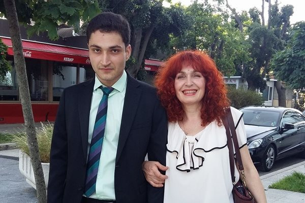 Зверски убитата от сина си учителка Рада Гешева отказвала да го прати в психиатрия