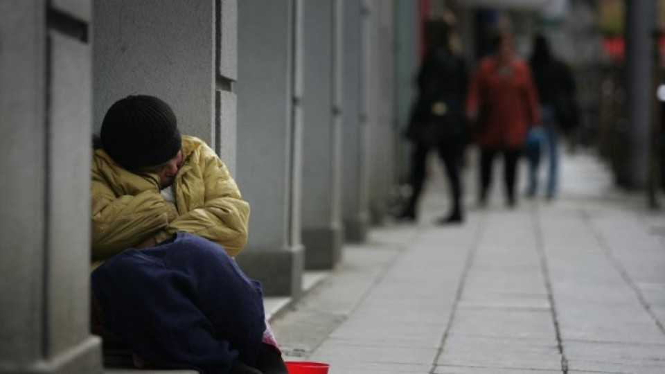 Студът напълни столичните подлези с бездомници