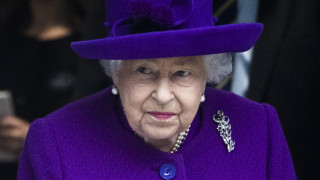 Посегнаха на най-скъпото на покойната кралица Елизабет Втора (Много снимки)