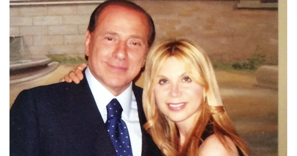 Врачката на Берлускони крие, че е шивачка