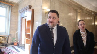 Скандал! Не жертва, а клиент – гръцкият бизнесмен Йоаким Каламарис потърсил Нотариуса за да отнеме незаконно къщата на възрастна жена