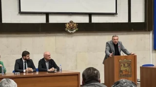 Евродепутатът Андрей Новаков върнал Атанас Камбитов в ГЕРБ