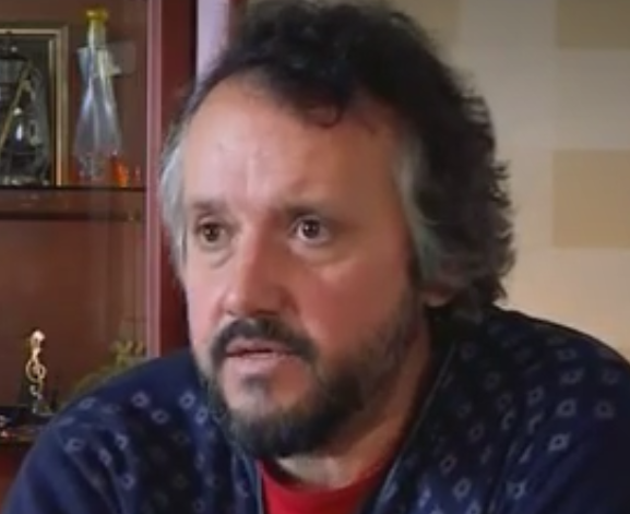 Пълен неудачник! 53-годишният Калин Терзийски още живее с родителите си, за да се храни от пенсиите им
