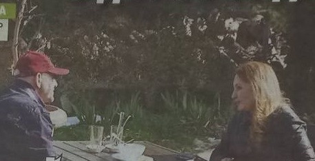 Беновска се натиска с дърто гадже в крайпътен ресторант (ГАЛЕРИЯ СНИМКИ)