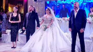 Роксана вдигна трета сватба с лихвар с над 30 кг. рокля