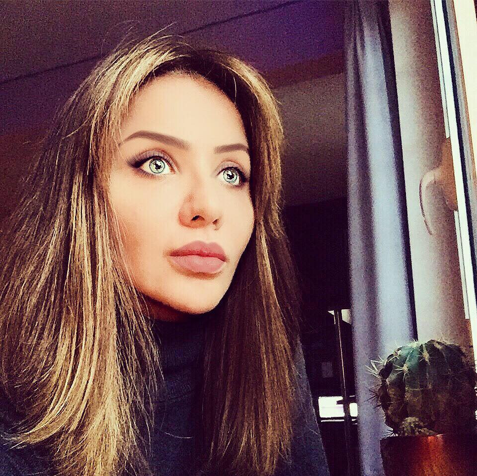 Отвратително! Елен Колева е бременна, но не с бебе. И последните й шансове за мъж се изпариха