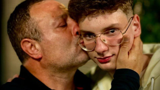 ГРЪМ!! Синът на Рачков не понася новото му гадже Виктория: Митко изтри профила си и се отдръпна от всички! (ВИЖ ТУК)