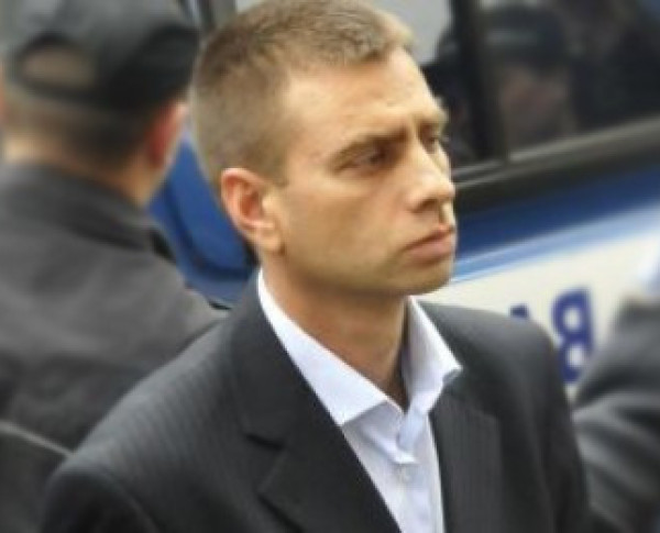Скандалният ЧСИ Галин Костов, замесен в кражбата на апартамента на баба Янка, е лежал в затвора за убийство