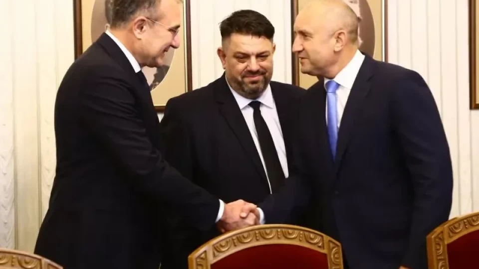 БСП и Слави охладняха към Радев 