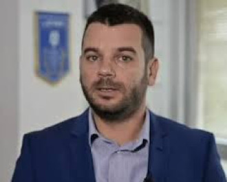 За кого се мисли?! Дебелите могат да отслабнат, но лилипутът Иванчо няма да стане по-висок!