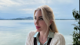 ГРЪМ!! Ето я БРЕМЕННАТА Антония Петрова: Застаряващата миска нарочно се подложи на ин витро за трето дете! (ВИЖ ТУК)
