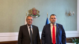 Делян Пеевски, лидер на ДПС и ПГ на ДПС-НОВО НАЧАЛО се срещна с доц. д-р Джевдет Чакъров. Обединение в името на хората и целостта на ДПС