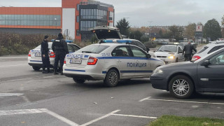 Пътник в кола, спряна от полицаи за проверка в Казанлък, глътна дрога и издъхна