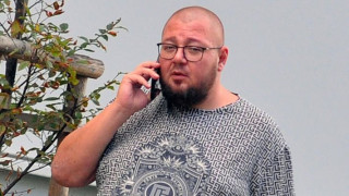 ЖАЛКА РАБОТА!! Християн Гущеров показва лукс от морето, но крие, че си брои стотинките и майка му го е натирила! (ВИЖ ТУК)