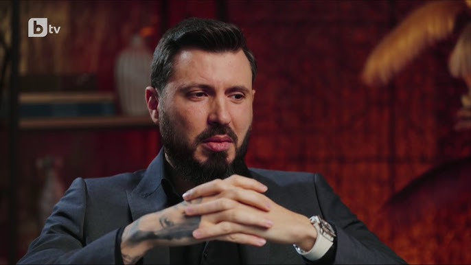 Искал сериозна връзка ли?! Топки!!... Вижте с коя се целува Мартин Елвиса по тъмни доби! (СНИМКИ)
