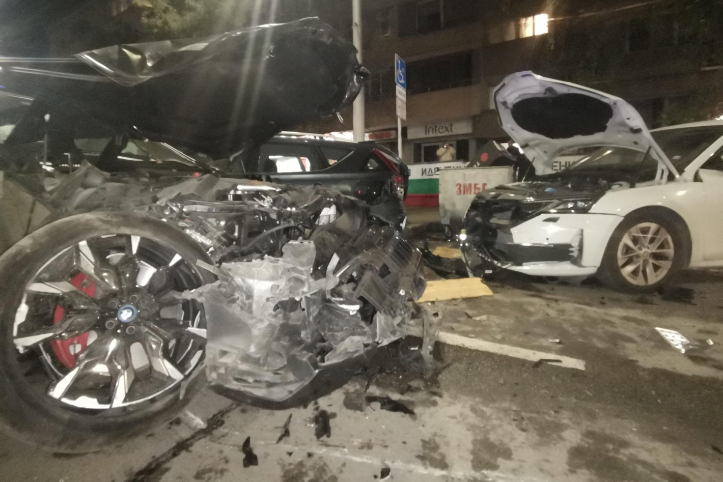 Бившият шеф в "Автомагистрали", помлял 6 коли с чужд автомобил и с 1,52 промила алкохол