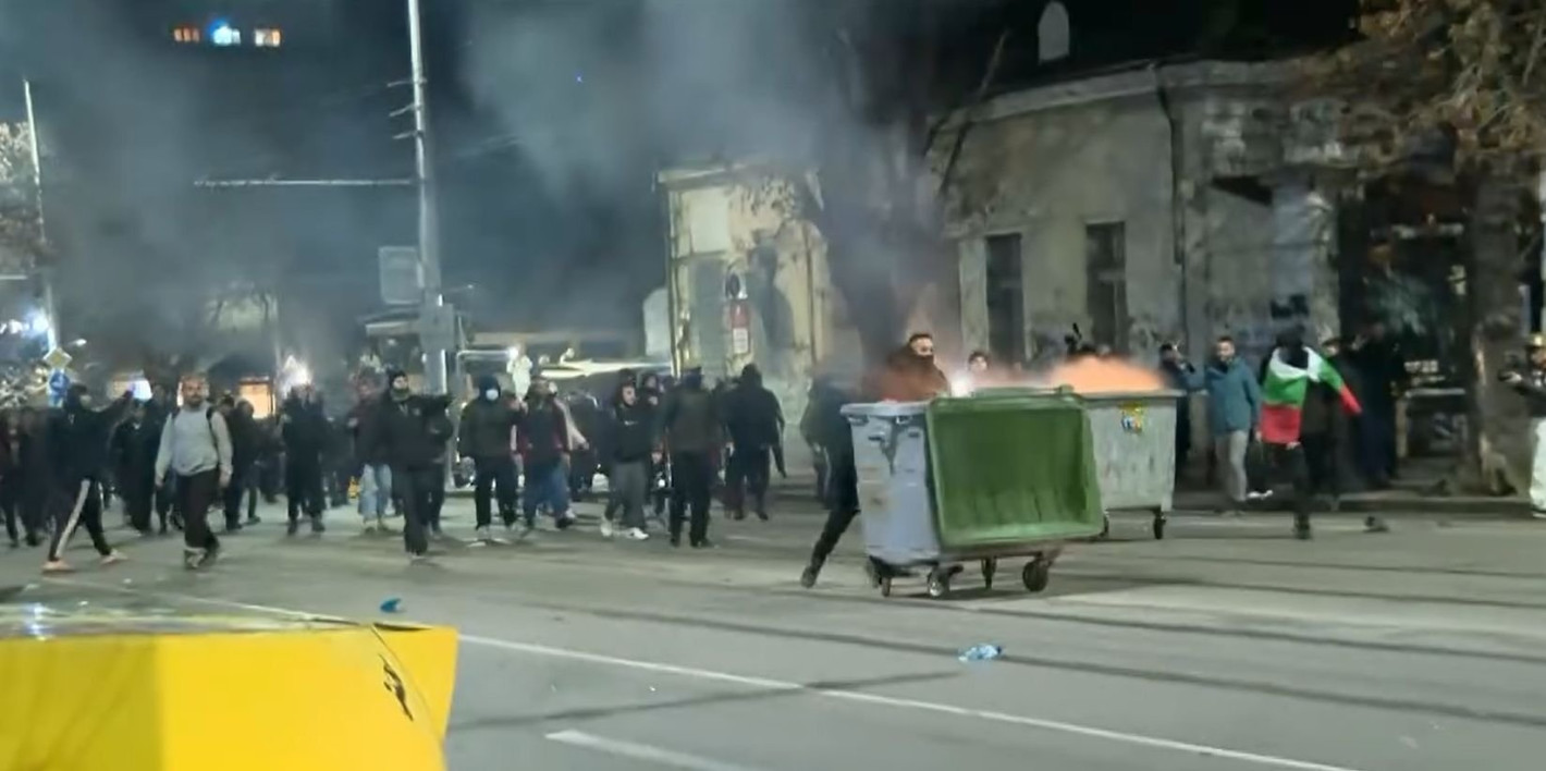 ГОРЕЩО РАЗКРИТИЕ! Радев окървави протеста през синчето на Бобоков