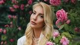 Проста, та дрънка!! Киара: Пожелавам си много хитачки, много пачки и мъж с роза само за мен! (а един пъпеш не може да нареже – ВИЖ ТУК)