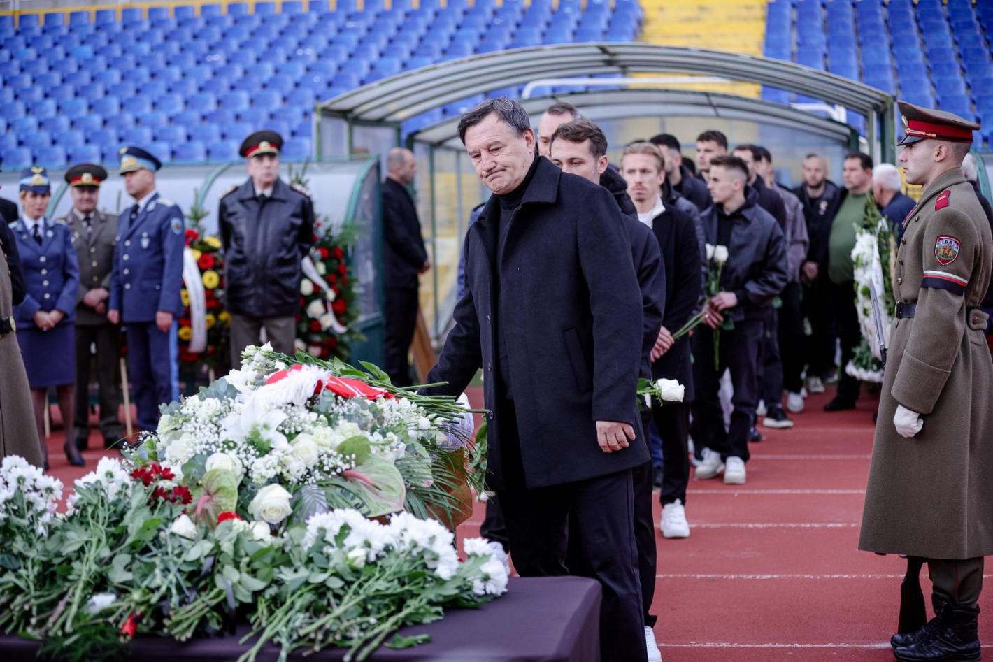 Хиляди се преклониха пред легендата Димитър Пенев (галерия)